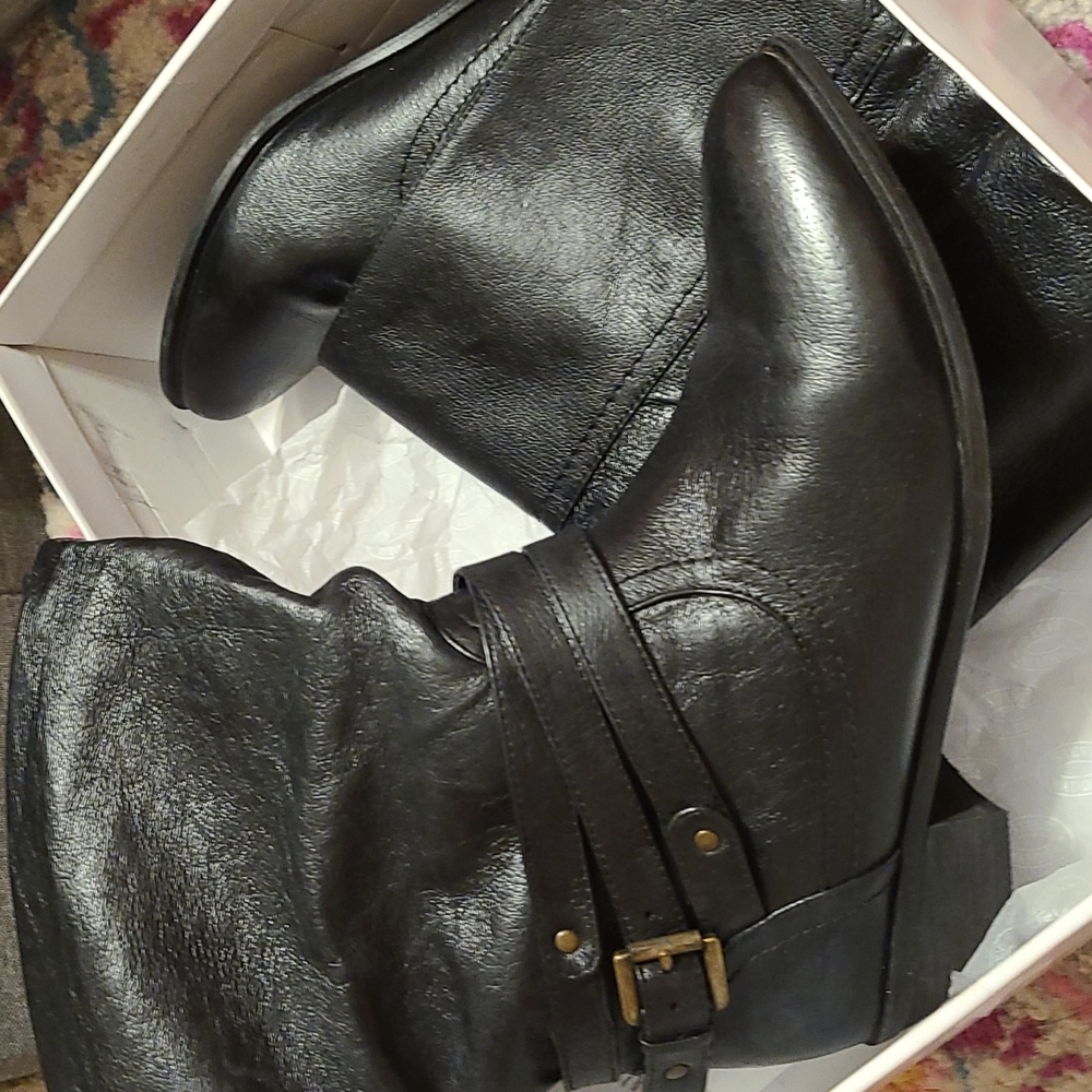 Steve Madden Womens Black Casstro Boots